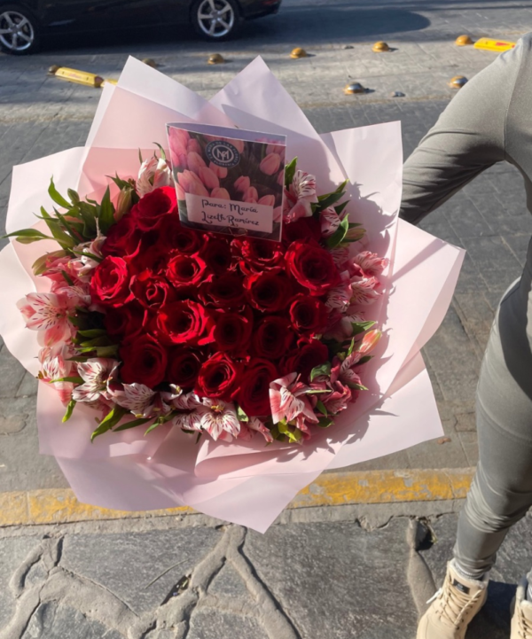 Ramo de 24 rosas rojas - Image 4